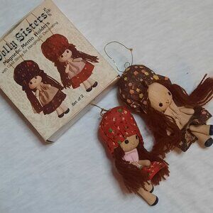 Vintage Dolly Sisters Magnetic Memo Holders Magnets or Ornaments Wood Cloth BOX